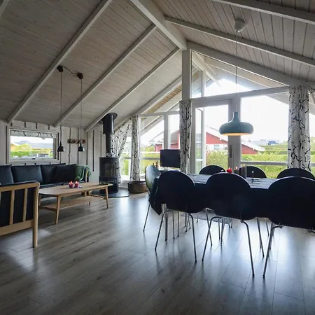 Four-bedroom In Hébergement de vacances *